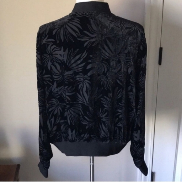 Torrid Velvet Burnout Leaves Design Zip-up Lightweight Bomber Jacket Sz 2X 18 20 - Picture 8 of 10